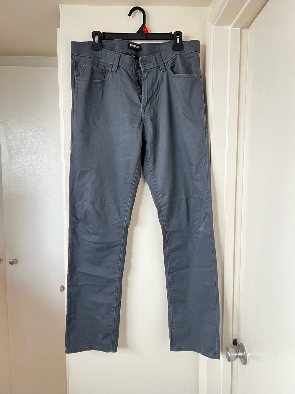Kirkland Signature Men's Straight Jeans in Slate Gray